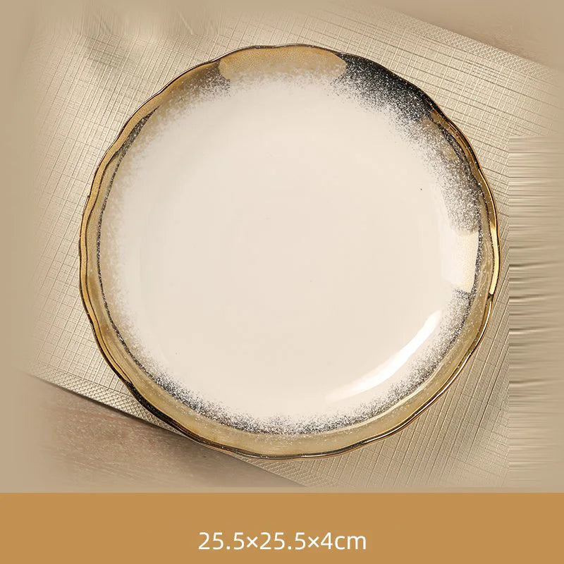 Prato de Porcelana Ondulado com Detalhe Dourado Estilo Escandinavo