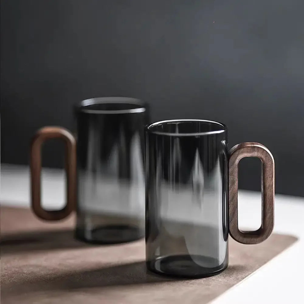 Caneca de Vidro e Madeira