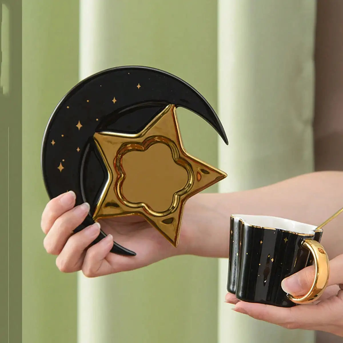 Caneca de Cerâmica Estrela e Lua com Prato e Colher