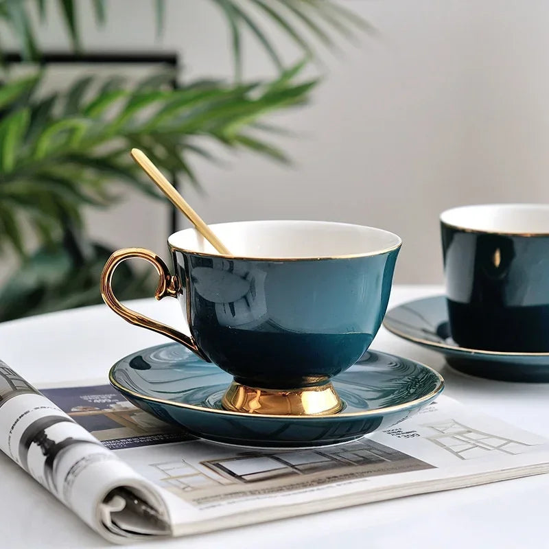 Xícara de Café em Cerâmica com Pires e Colher Estilo Nórdico Minimalista