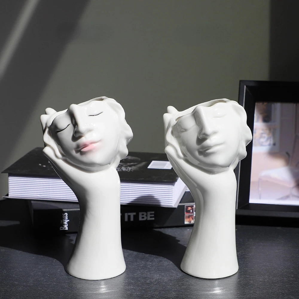 Escultura Rosto Feminino em Cerâmica