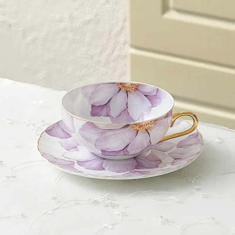 Linha Amsterdã Bules e Xícaras em Porcelana