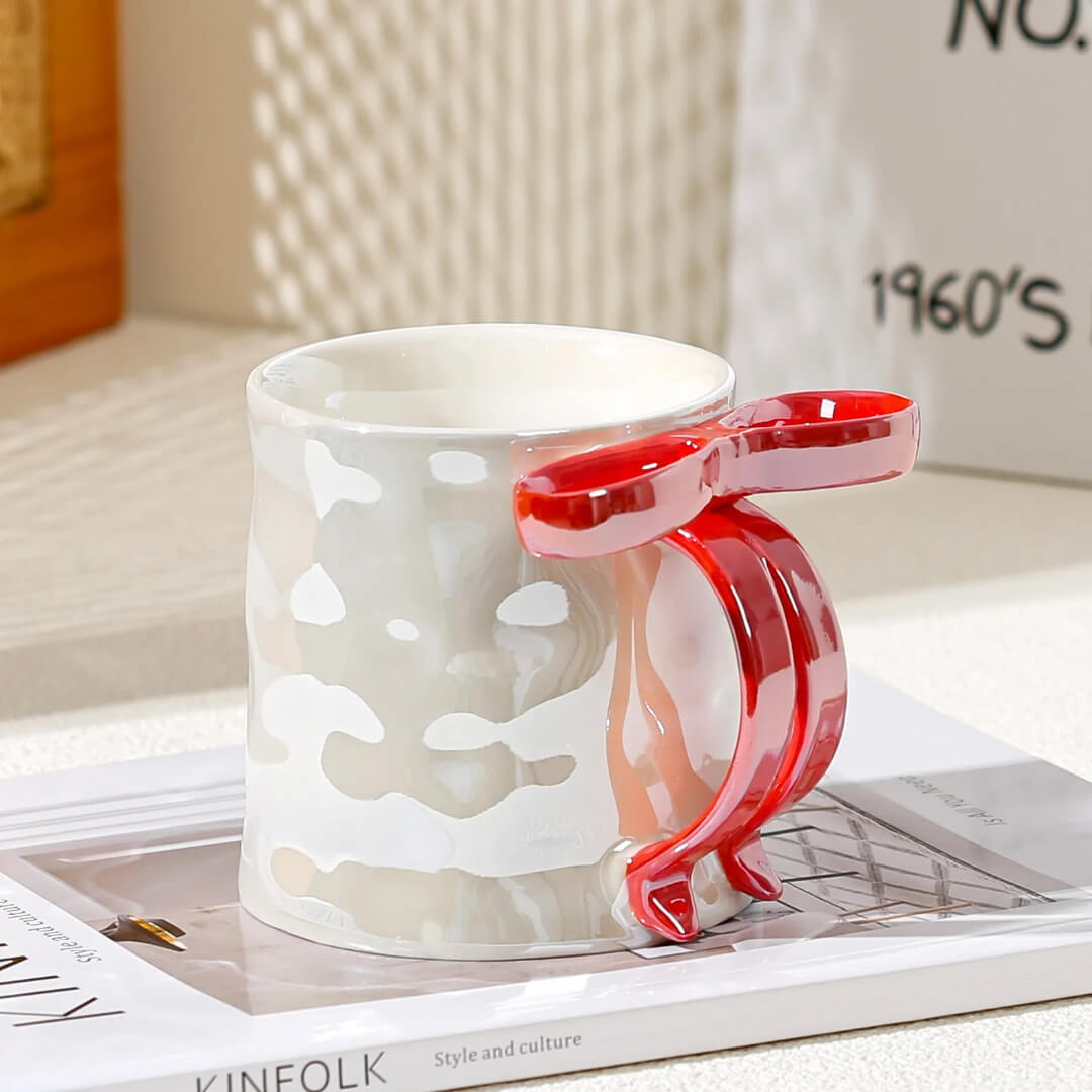 Caneca de Cerâmica com Laço Borboleta - 350ml