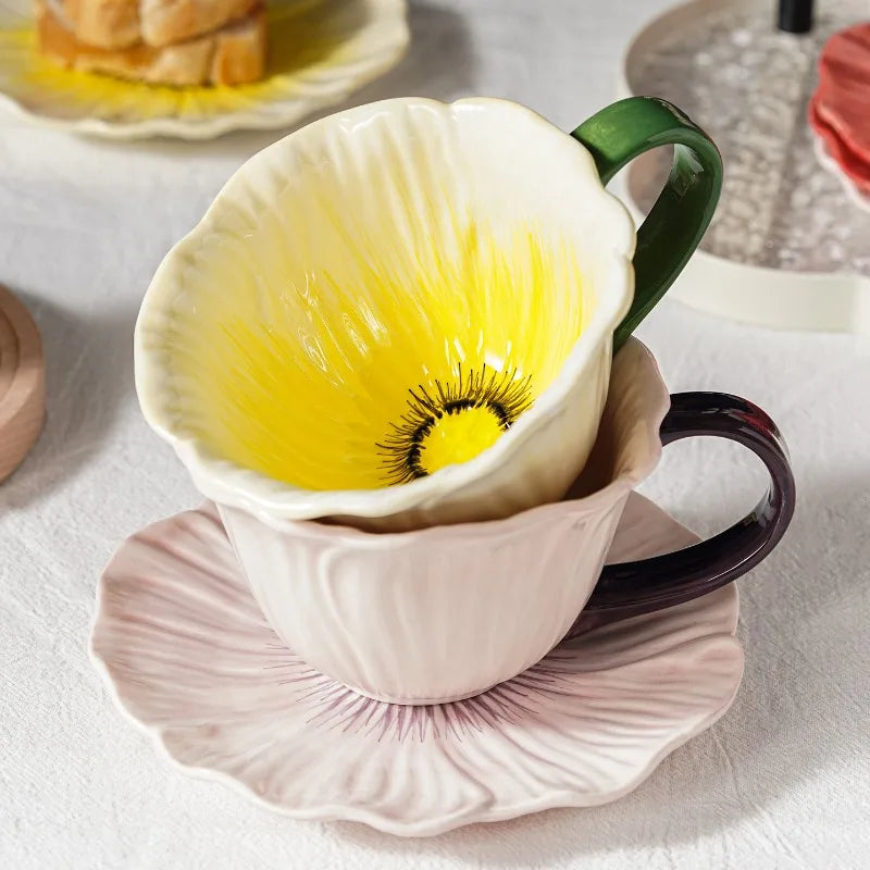 Conjunto de Xícara de Chá Cerâmica Pétala de Flor com Pires - 300ml