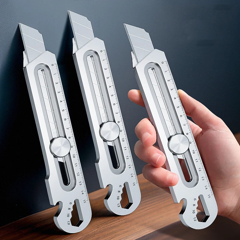 Estilete Profissional Multifuncional 6 em 1 em Aço Inox 18mm