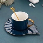 Copo de café europeu luz doméstica luxo ins pendurado orelha copos de cerâmica e pires conjunto de alta qualidade xícaras de chá de alto valor presente