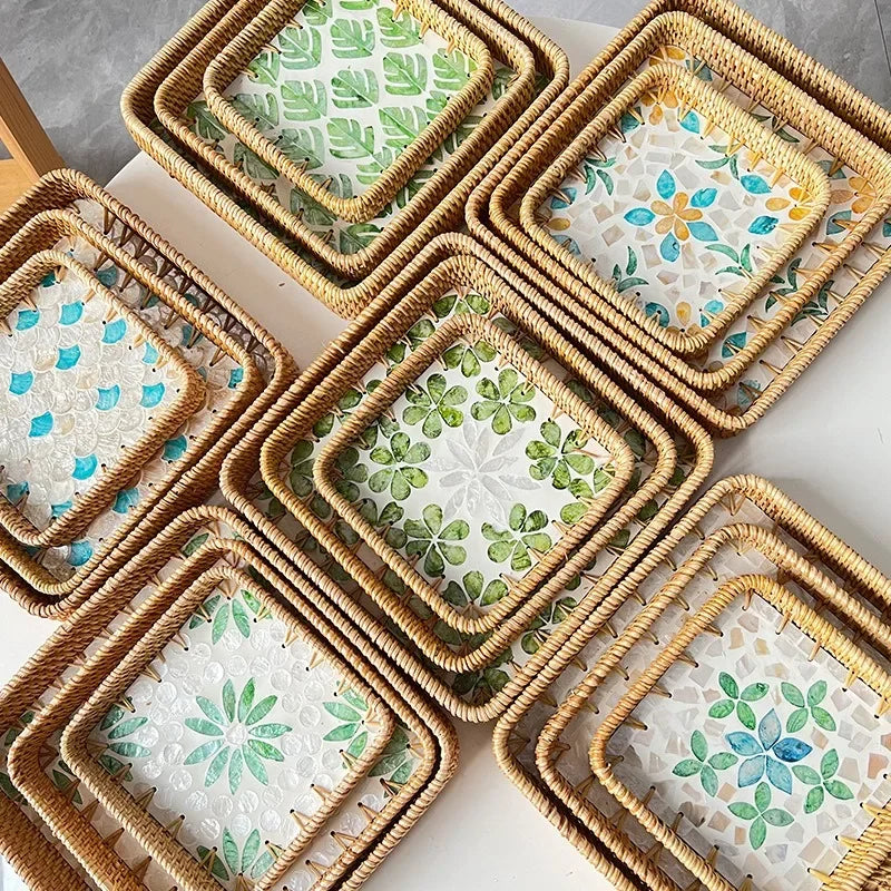 Bandeja Retrô de Rattan Feita à Mão