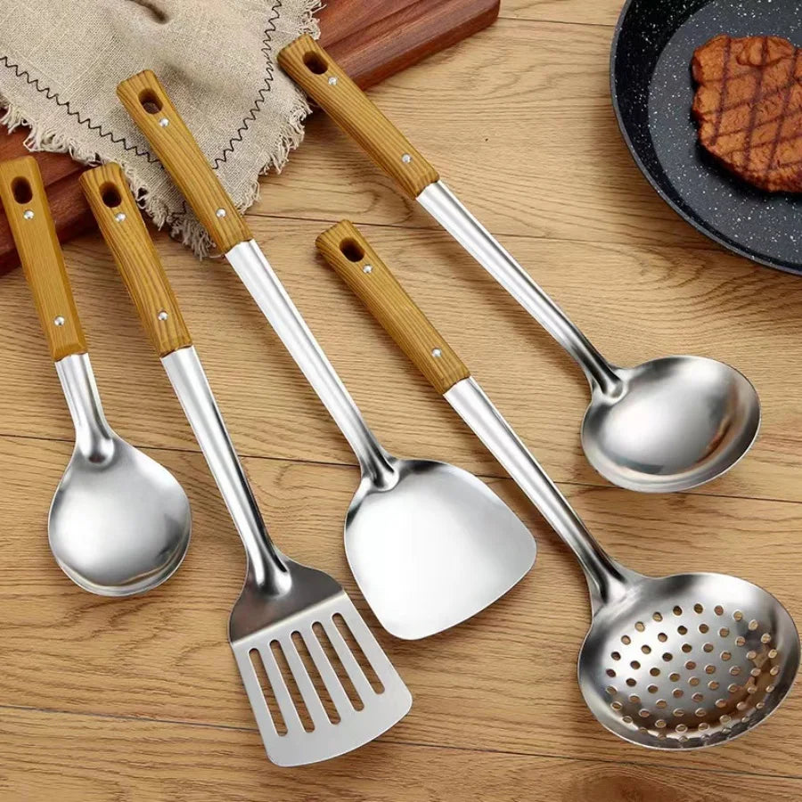 Conjunto de Utensílios de Cozinha Prata em Aço Inox com Cabo de Madeira