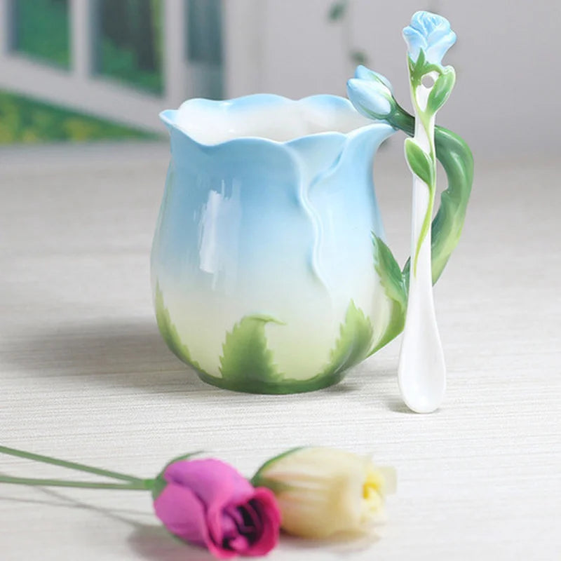 Caneca e Colher Formato Tulipa 320ml em Cerâmica