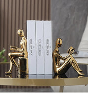 Escultura O Leitor em Cerâmica 2 Pcs