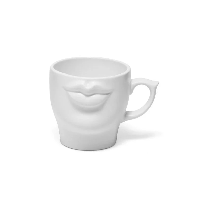 Caneca Lábios Esculpido em Porcelana - 300ml