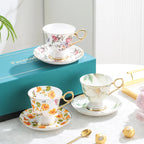 Xícara e Pires de Porcelana com Flores Pintadas