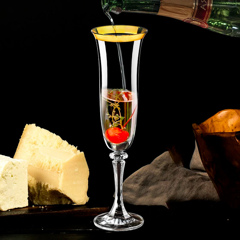 Taça Tulipa Borda Dourada