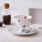 Xícara de Chá de Porcelana Vintage Floral Luxuosa com Pires - 200ml