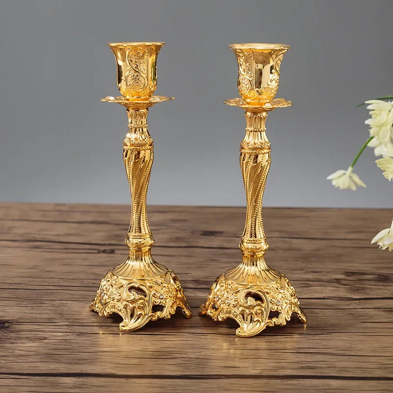 Castiçais Gold em Metal Kit 2 Pcs