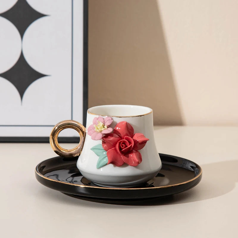 Conjunto de Xícara de Porcelana 120ml com Pires e Flor Modelada à Mão