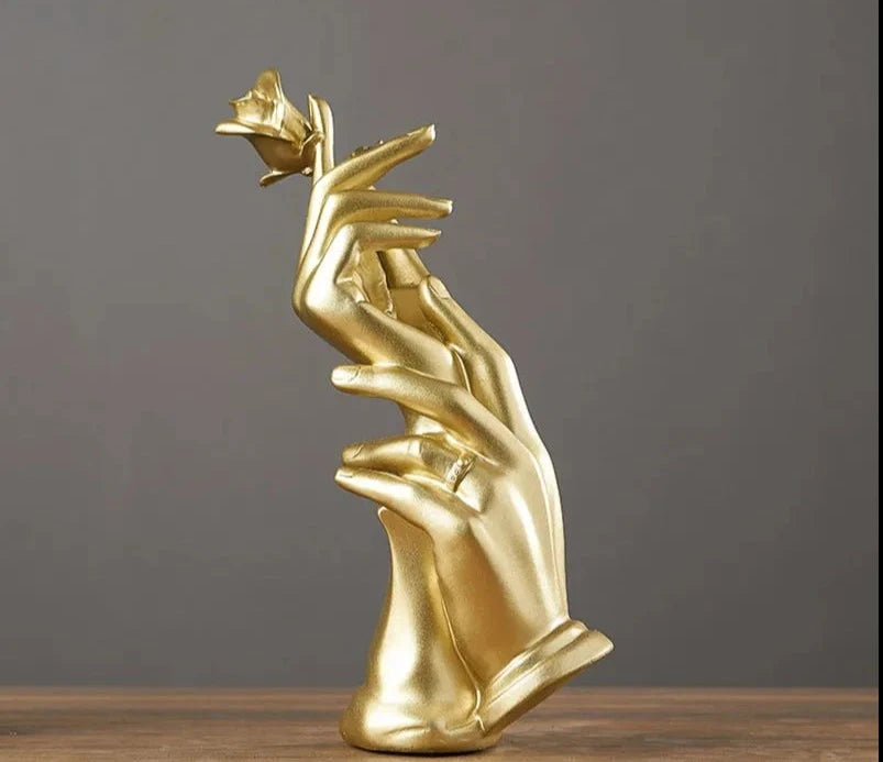 Escultura Abstrata Mãos e uma Rosa