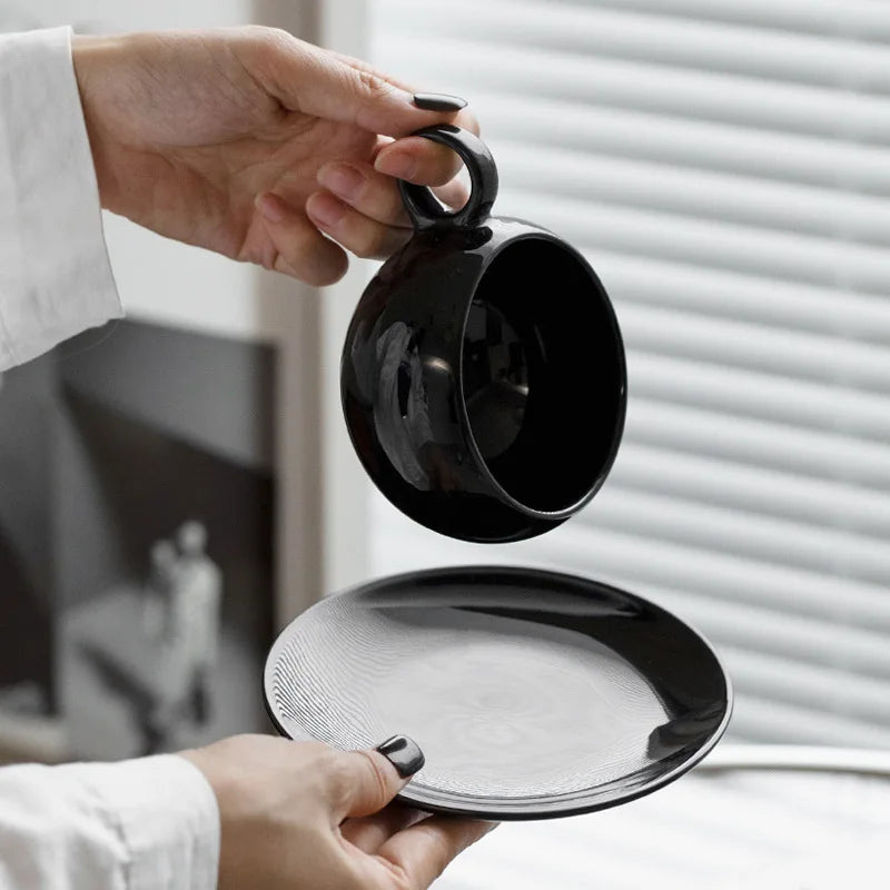 Caneca de Cerâmica Vintage com Design Europeu - 270ml