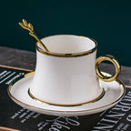 Conjunto Xícara com Colher e Pires em Porcelana