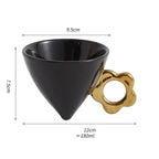 Caneca em Forma de Cone com Alça Dourada - 180ml