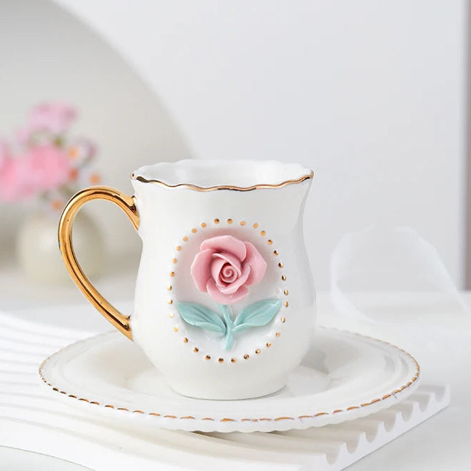 Conjunto Xícara e Pires em Porcelana 100ml com Design Elegante de Rosa