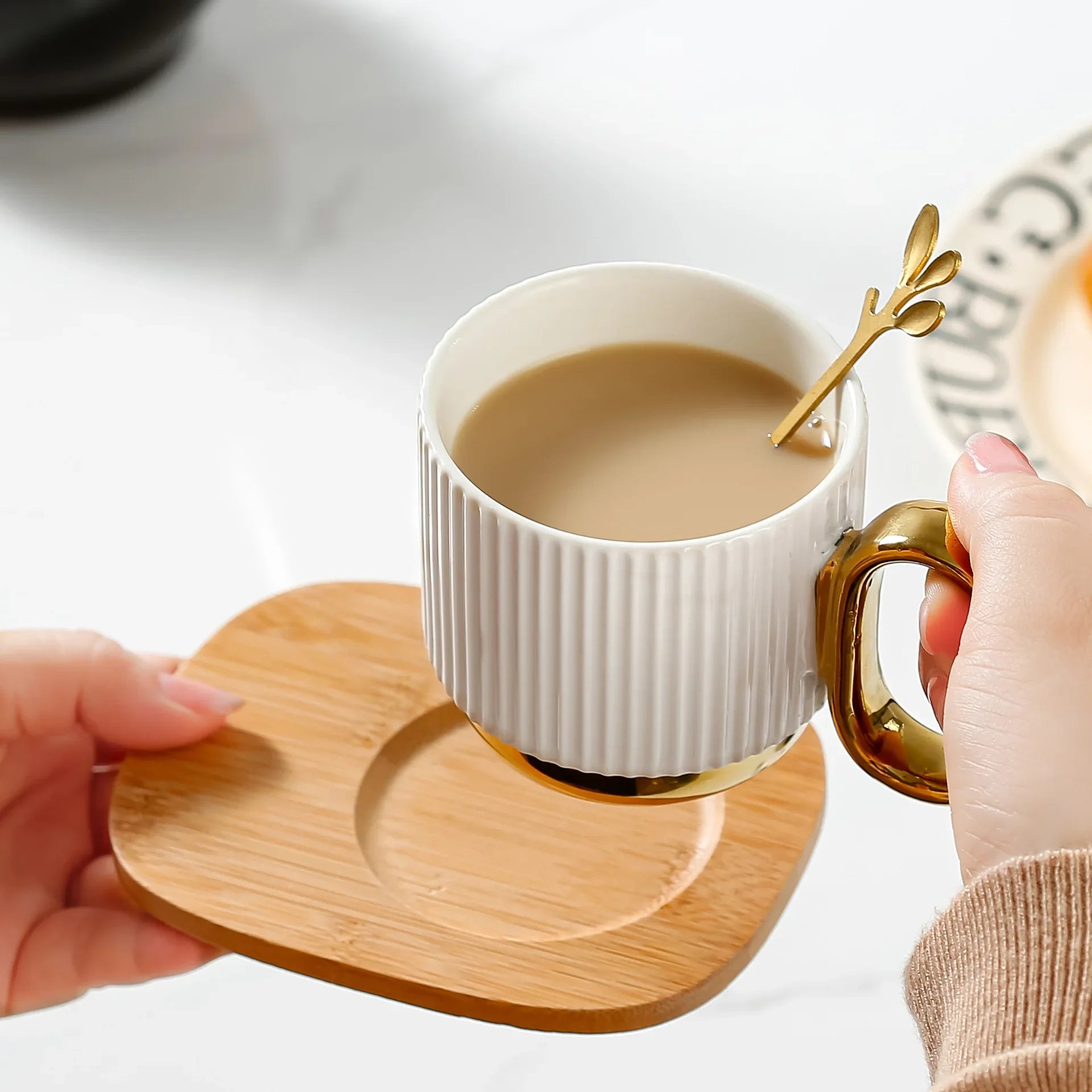 Kit Caneca Listrada Cerâmica e Madeira - 3pcs