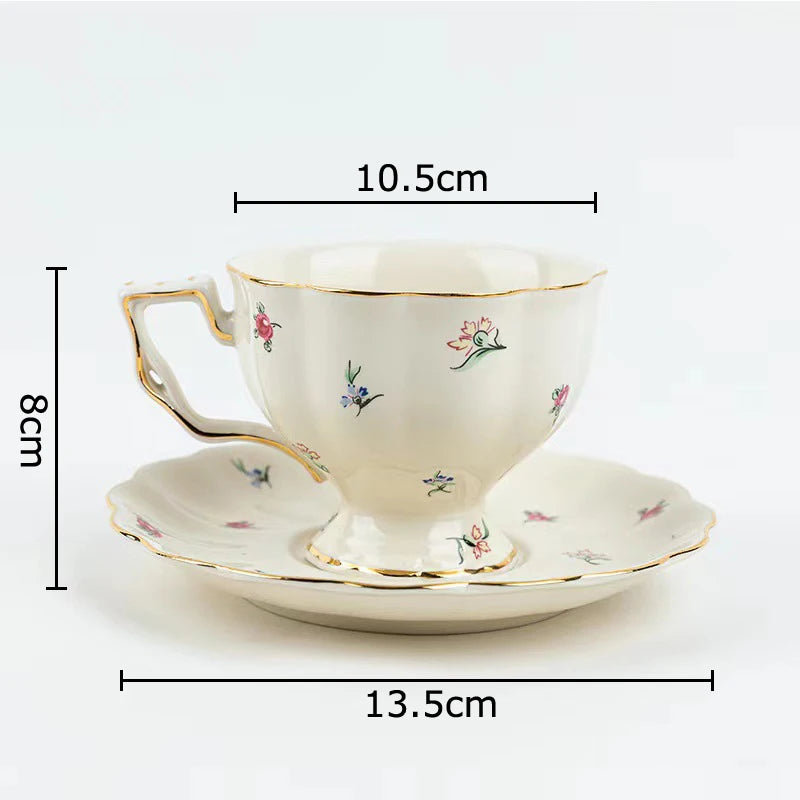 Xícara de Cerâmica Floral Vintage com Pires - 200ml