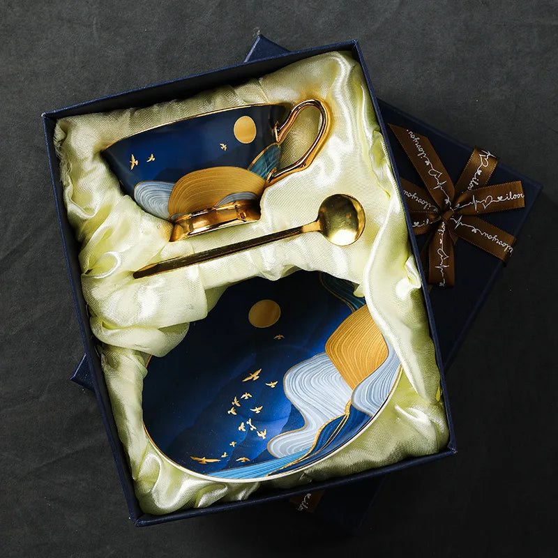 Conjunto Chá Inglês Premium: Xícara 220ml Dourada com Colher e Pires Luxuosos