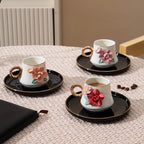Conjunto de Xícara de Porcelana 120ml com Pires e Flor Modelada à Mão