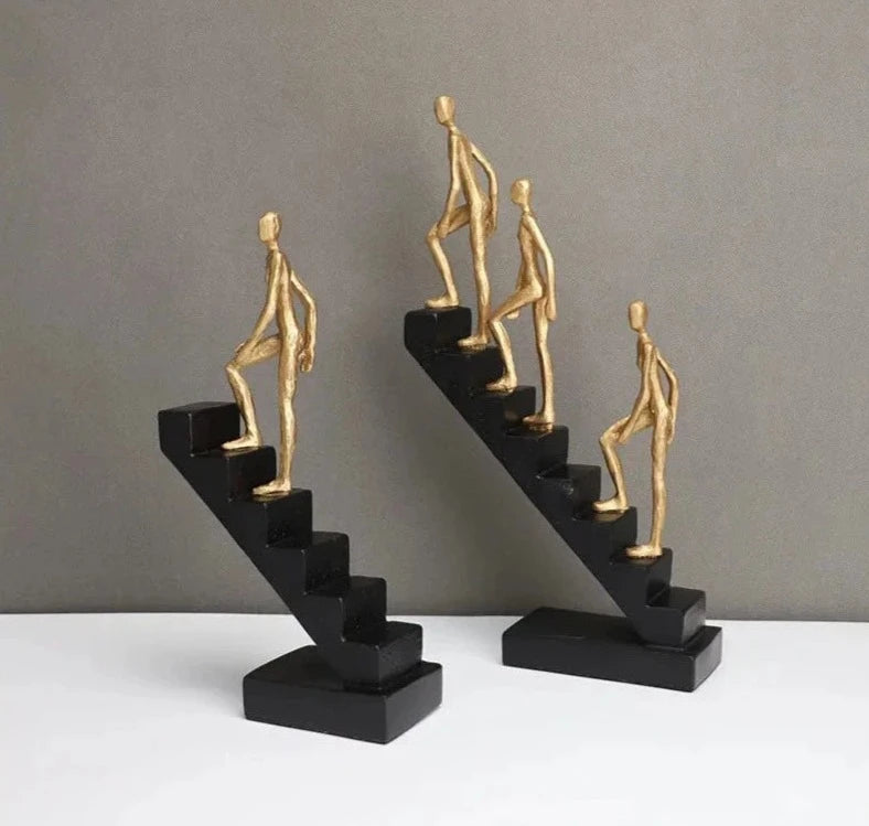 Escultura Escalada em Resina