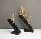 Escultura Escalada em Resina