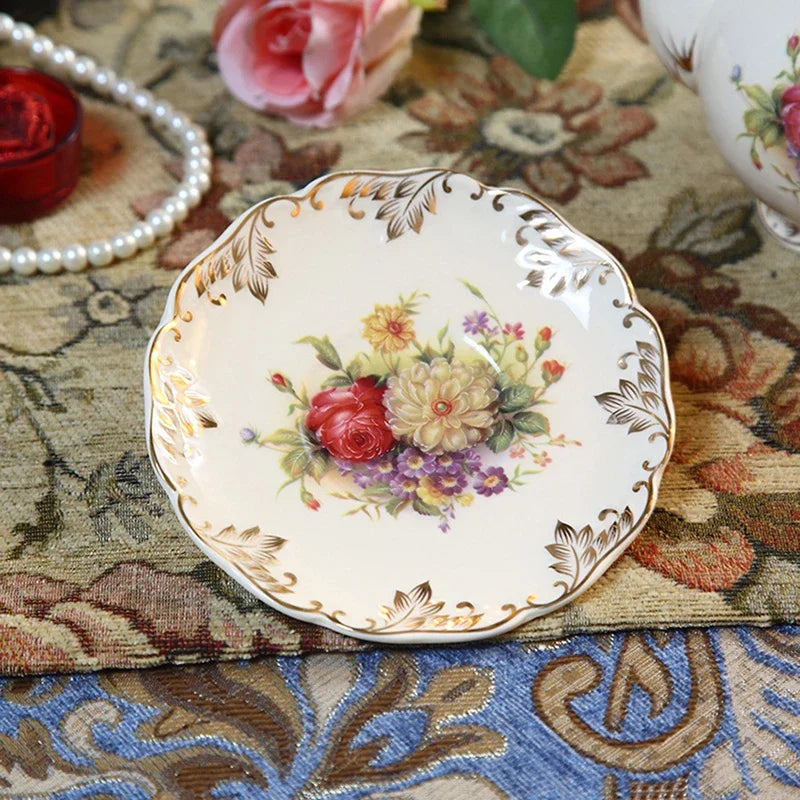 Conjunto de Xícara de Chá em Porcelana com Pires Floral e Colher - 250ml