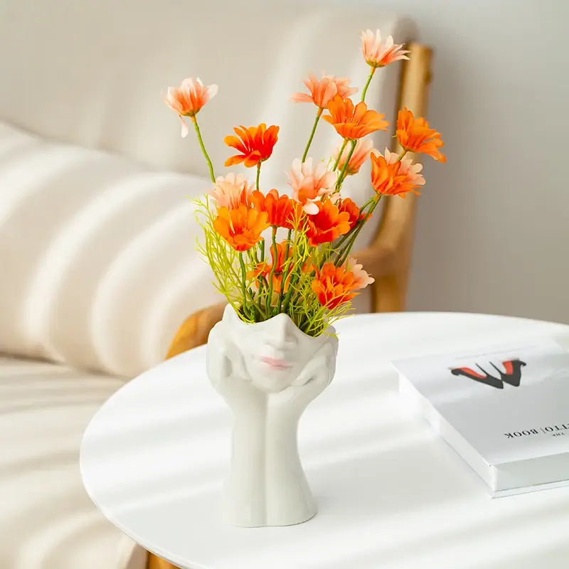 Escultura Rosto Feminino em Cerâmica