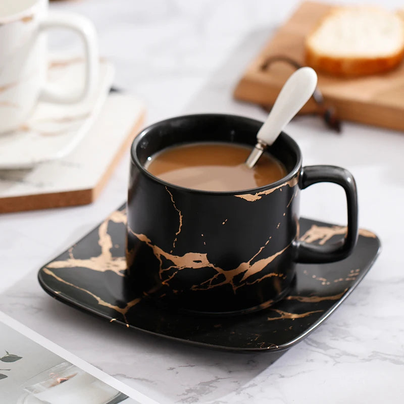 Conjunto Luxuoso de Xícara Mármore Europeia com Pires em Porcelana