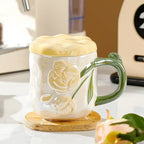 Caneca de Cerâmica com Relevo de Rosa e Design Artesanal - 450ml