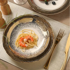 Prato de Porcelana Ondulado com Detalhe Dourado Estilo Escandinavo