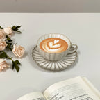 Conjunto Elegante de Xícara e Pires de Cerâmica - Design Exclusivo 250ml