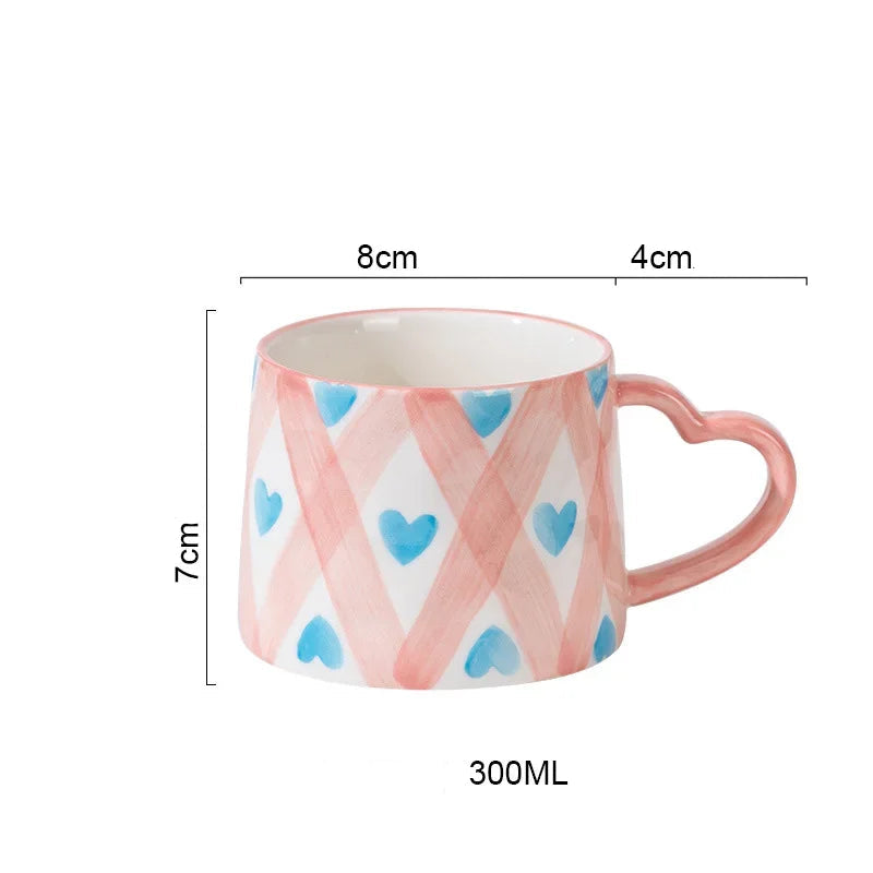 Caneca Pintada à Mão Cerâmica 300ml - Design Romântico